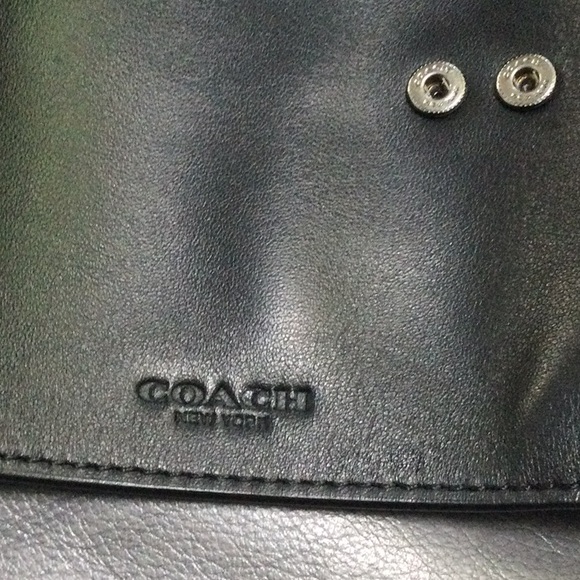 Coach woman’s trifold leather black wallet - Picture 6 of 7
